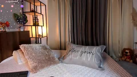 Snapshot of amber_maxwell chatting on 09-28-25, 08:36 Amber online show from 09-28-25, 08:36