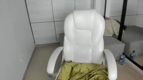 amber online show from 09-28-25, 03:34