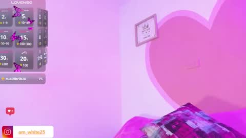 amber_white25 online show from 01-15-25, 06:54