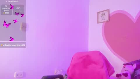 amber_white25 online show from 02-25-25, 07:31