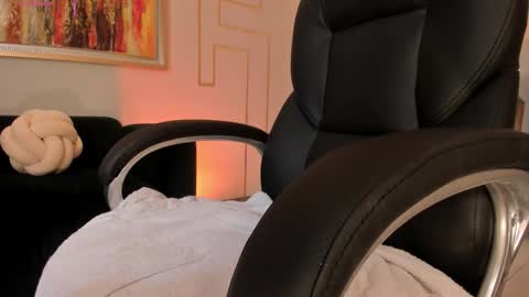 Snapshot of amberfarrell chatting on 10-30-25, 01:29 Amber online show from 10-30-25, 01:29