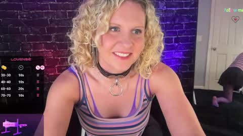 Snapshot of amberjade_aj chatting on 04-29-26, 12:05 Amber Jade online show from 04-29-26, 12:05