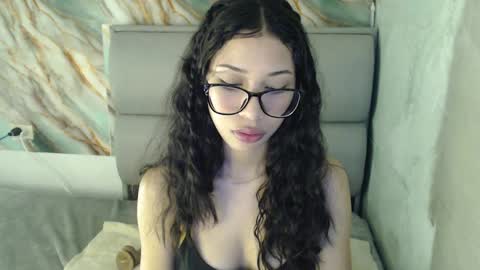 Amber Jeong online show from 09-25-25, 12:58