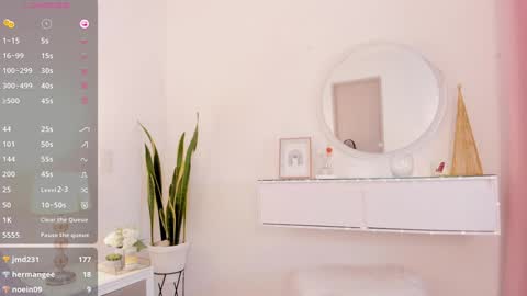 Snapshot of amberlowell chatting on 12-10-24, 11:51 Amber online show from 12-10-24, 11:51