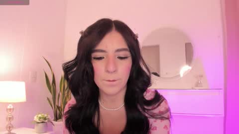 Snapshot of amberlowell chatting on 10-15-25, 10:43 Amber online show from 10-15-25, 10:43