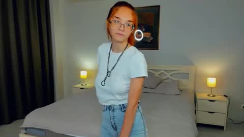 Snapshot of amberlyconda chatting on 10-11-25, 05:17 Sofia online show from 10-11-25, 05:17