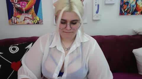 Amber online show from 09-30-25, 03:44