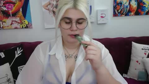 Amber online show from 10-07-25, 01:58