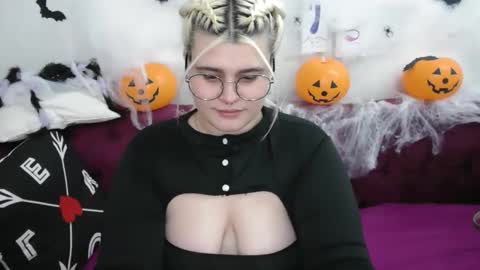 Amber online show from 10-21-25, 02:12