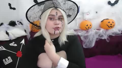 Amber online show from 10-23-25, 02:11