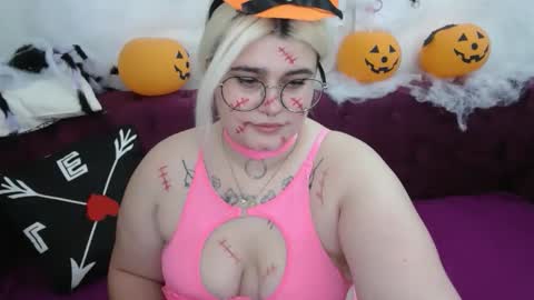 Amber online show from 10-31-25, 05:25