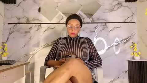 Snapshot of ambernix chatting on 06-30-26, 01:01 online show from 06-30-26, 01:01