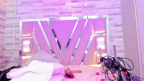 Amber online show from 05-22-26, 07:08