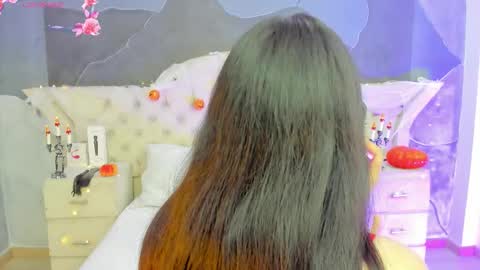 Amber Grey online show from 10-16-25, 06:42