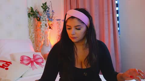 Snapshot of amberseyes chatting on 05-04-26, 05:14 Amberseyes online show from 05-04-26, 05:14