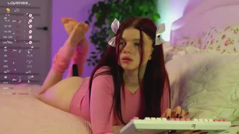 Snapshot of ambershoney chatting on 10-08-25, 03:31 Amber online show from 10-08-25, 03:31