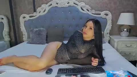 Ella online show from 12-20-24, 09:54
