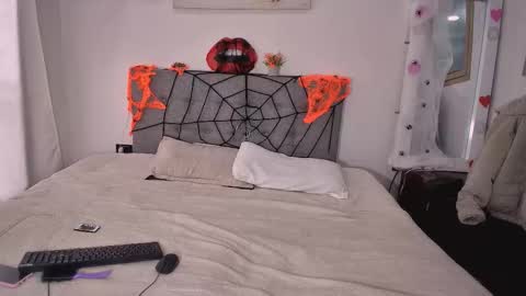 Snapshot of amberx_sweet chatting on 10-13-25, 07:14 Amber online show from 10-13-25, 07:14