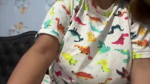 Snapshot of ambisyosa_moore chatting on 05-28-26, 04:59 Marie online show from 05-28-26, 04:59