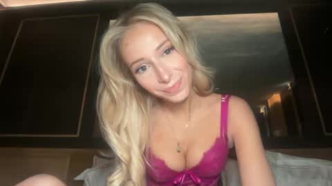 Ambre online show from 03-17-26, 09:12