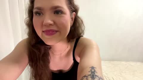 Mia online show from 06-21-26, 05:04