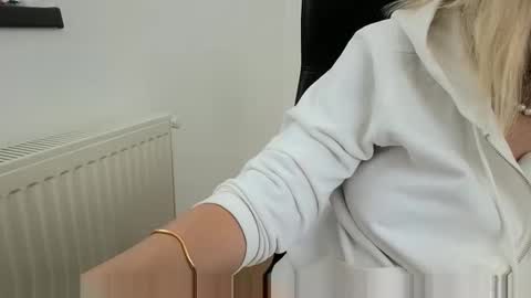 Beatrice online show from 01-09-26, 11:35