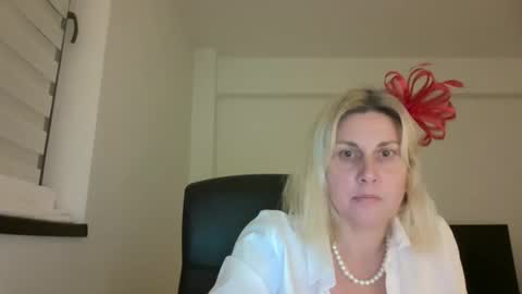 Beatrice online show from 01-17-26, 04:22