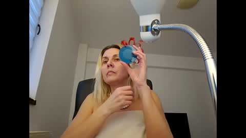 Beatrice online show from 02-09-26, 03:16