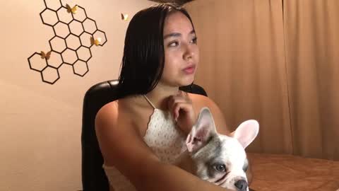 Amelia online show from 10-28-25, 12:09
