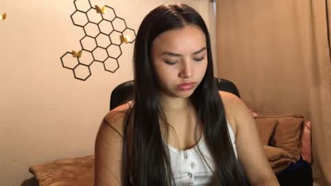 Amelia online show from 11-05-25, 02:39