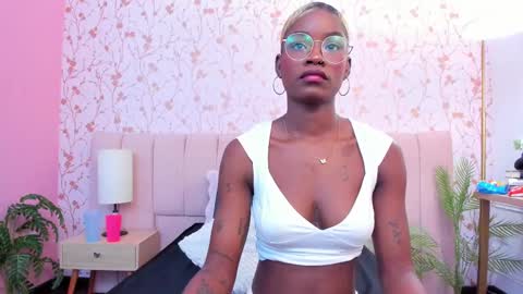 Amelia Adams online show from 11-19-25, 07:14