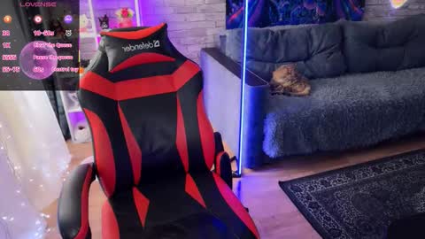 Amelia Aley  online show from 02-05-26, 10:53