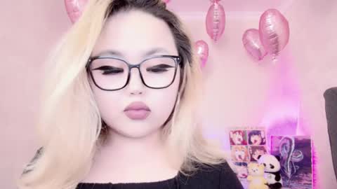 Amelia online show from 02-15-25, 12:15