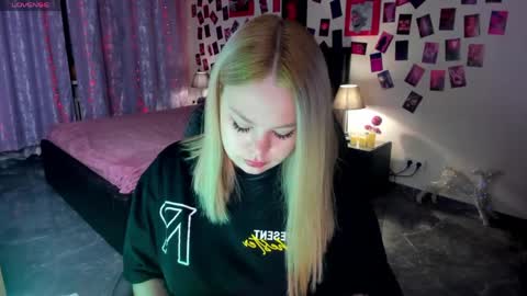 Amelia online show from 04-02-26, 08:39