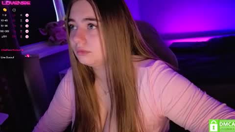 Snapshot of ameliamiless chatting on 07-19-26, 10:30 Amelia online show from 07-19-26, 10:30