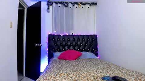ameliasexdoll online show from 03-12-25, 05:57