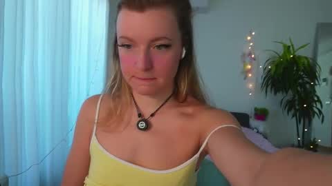 Snapshot of ameliasweety69 chatting on 01-08-26, 10:06 Amelia online show from 01-08-26, 10:06