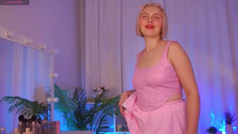  Amelia  online show from 10-16-25, 04:57