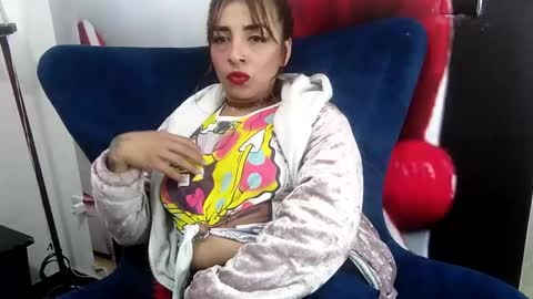 Snapshot of amelie01bronw chatting on 01-17-25, 05:00 amelie brown online show from 01-17-25, 05:00