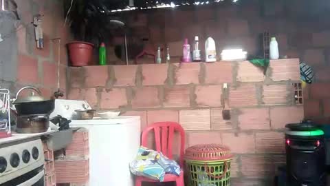 Snapshot of amelie01bronw chatting on 02-06-25, 03:52 amelie brown online show from 02-06-25, 03:52