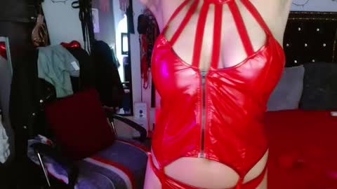 Snapshot of amelie__martinez chatting on 02-19-26, 11:17 amelie__martinez online show from 02-19-26, 11:17