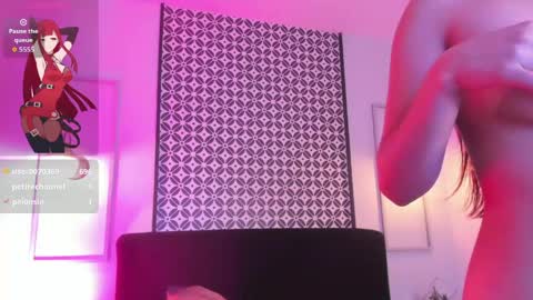 Snapshot of amelie_furtado chatting on 05-16-26, 01:13 amelie online show from 05-16-26, 01:13