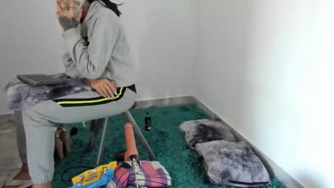 AMELIE online show from 10-12-25, 09:58