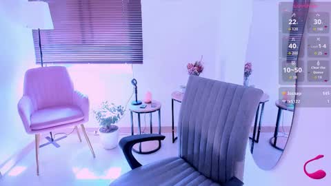 Amelie Graham online show from 11-20-25, 02:28