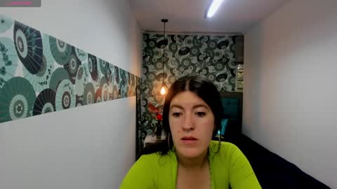 Snapshot of ameliegray chatting on 01-18-25, 12:15 A M E L I E online show from 01-18-25, 12:15