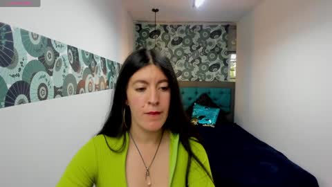 Snapshot of ameliegray chatting on 01-18-25, 03:16 A M E L I E online show from 01-18-25, 03:16