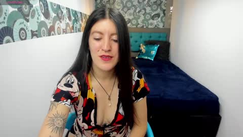 Snapshot of ameliegray chatting on 01-23-25, 12:30 A M E L I E online show from 01-23-25, 12:30