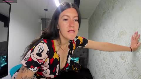 Snapshot of ameliegray chatting on 03-05-25, 06:34 A M E L I E online show from 03-05-25, 06:34