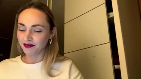 Amelie online show from 02-13-26, 07:43