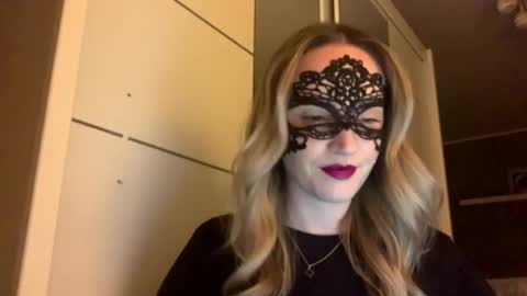 Amelie online show from 02-16-26, 06:59